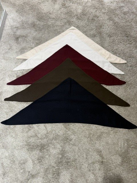 Allude Shawl Rood